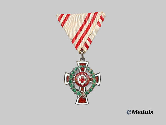 austria,_imperial._an_honour_decoration_of_the_red_cross,_i_i_class_cross_e_medals__e_u24572_2