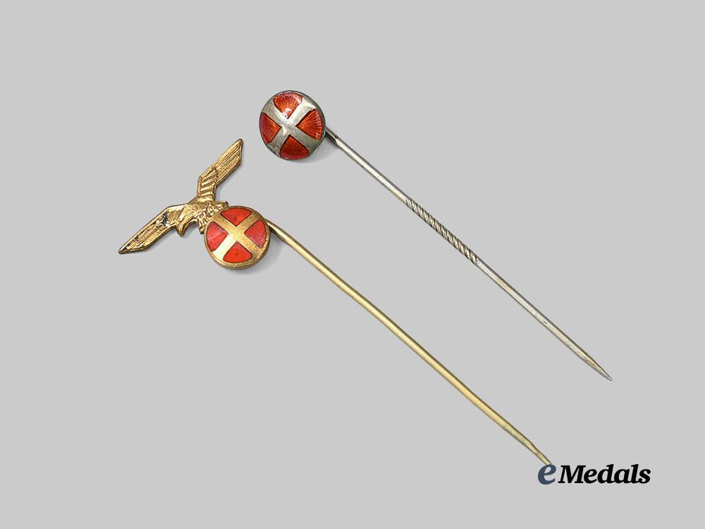 norway,_nasjonal_samling._a_pair_of_membership_pins_e_medals__e_u24573_2