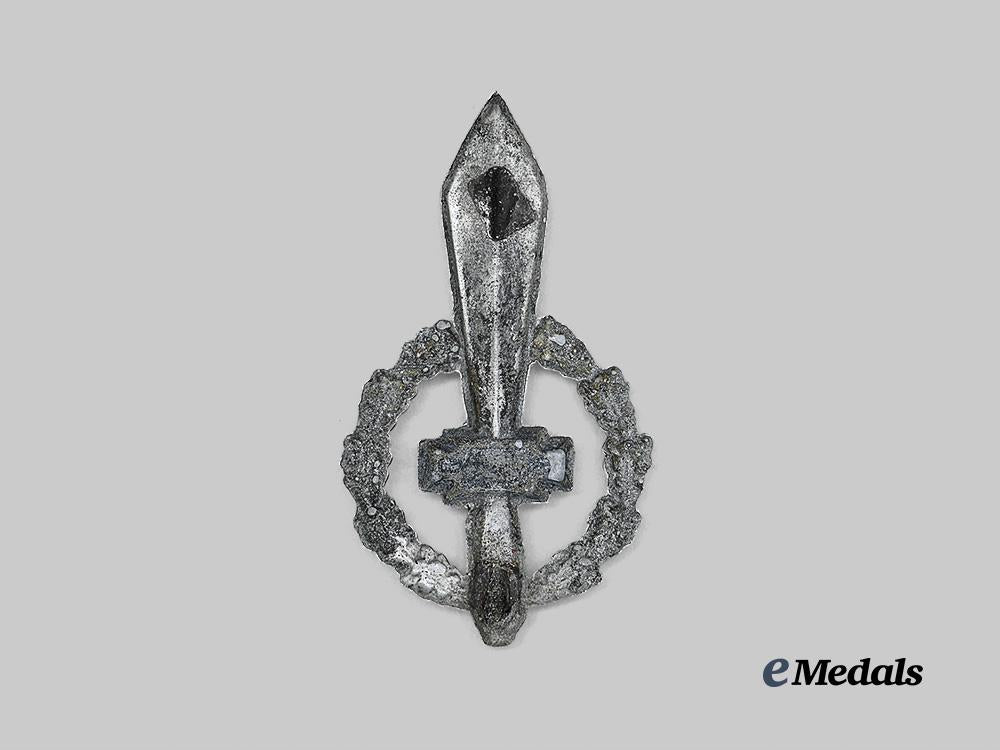italy,_social_republic._a_rare_battaglione_moschettieri_delle_alpi_cap_badge,_with_certificate_of_authenticity_e_medals__e_u24578_3