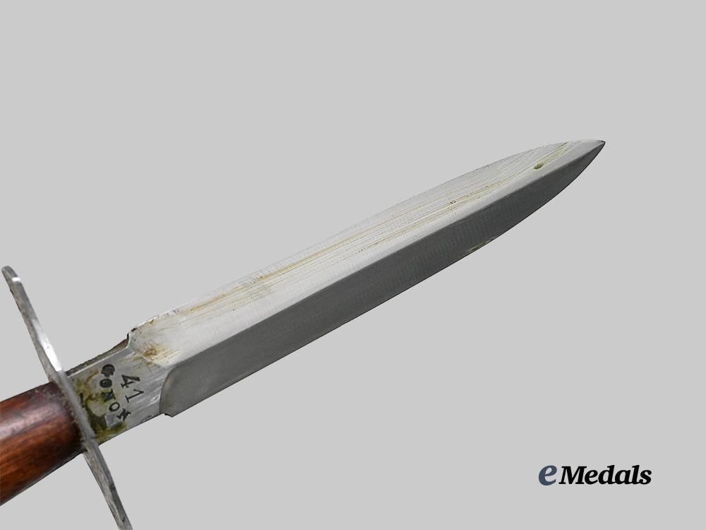 france,_republic._an_m1916_fighting_knife,_by_gonon-_chasengue_et_fils_e_medals__e_u24581_7