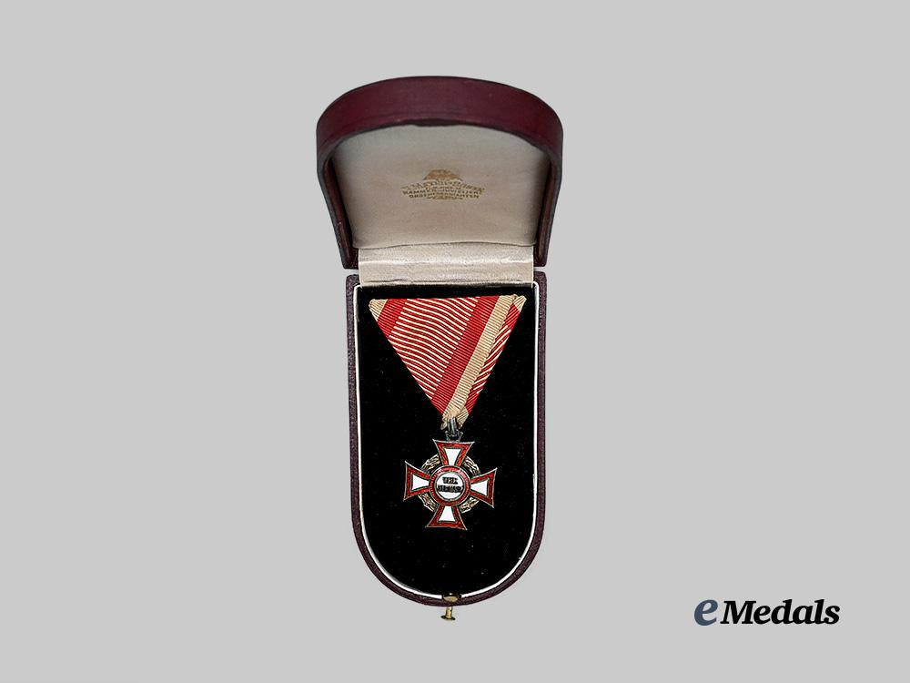 austria,_imperial._a_military_merit_cross,_i_i_i_class_by_rothe,_in_case,_c.1915_e_medals__e_u24584_3
