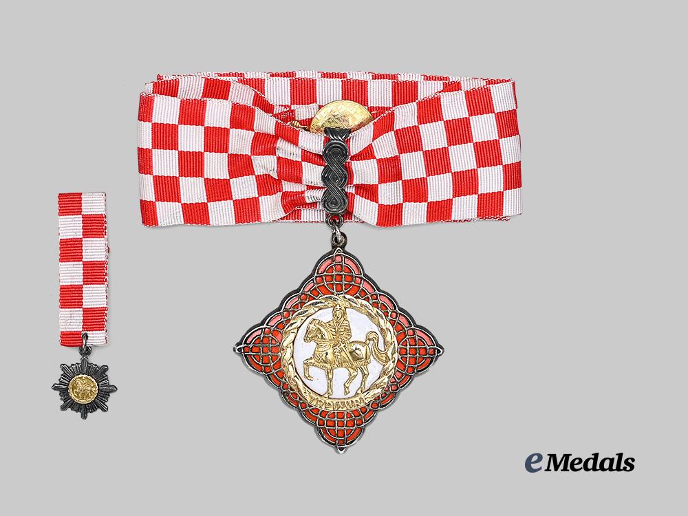 croatia,_republic._an_order_of_duke_trpimir,_badge_in_gold_e_medals__e_u24607_2