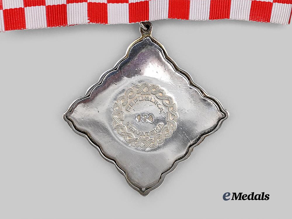 croatia,_republic._an_order_of_duke_trpimir,_badge_in_gold_e_medals__e_u24607_6