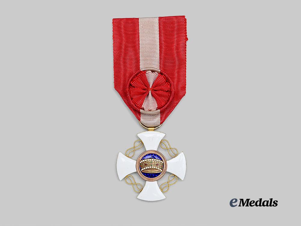 italy,_kingdom._an_order_of_the_crown_of_italy,_officer’s_cross,_in_gold_e_medals__e_u24625_2