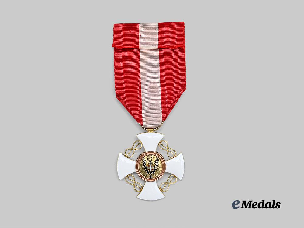 italy,_kingdom._an_order_of_the_crown_of_italy,_officer’s_cross,_in_gold_e_medals__e_u24625_4