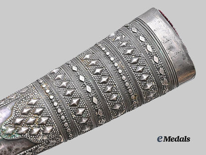 turkey,_ottoman_empire._an_ornate_silver_khanjar_dagger,_c.1850_e_medals__e_u24638_10