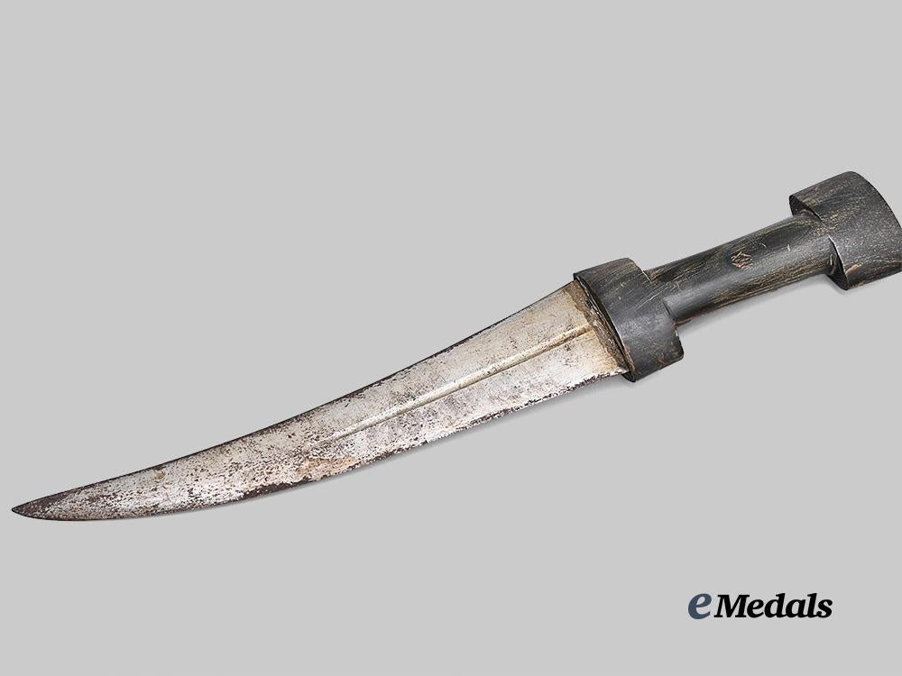 turkey,_ottoman_empire._an_ornate_silver_khanjar_dagger,_c.1850_e_medals__e_u24638_4
