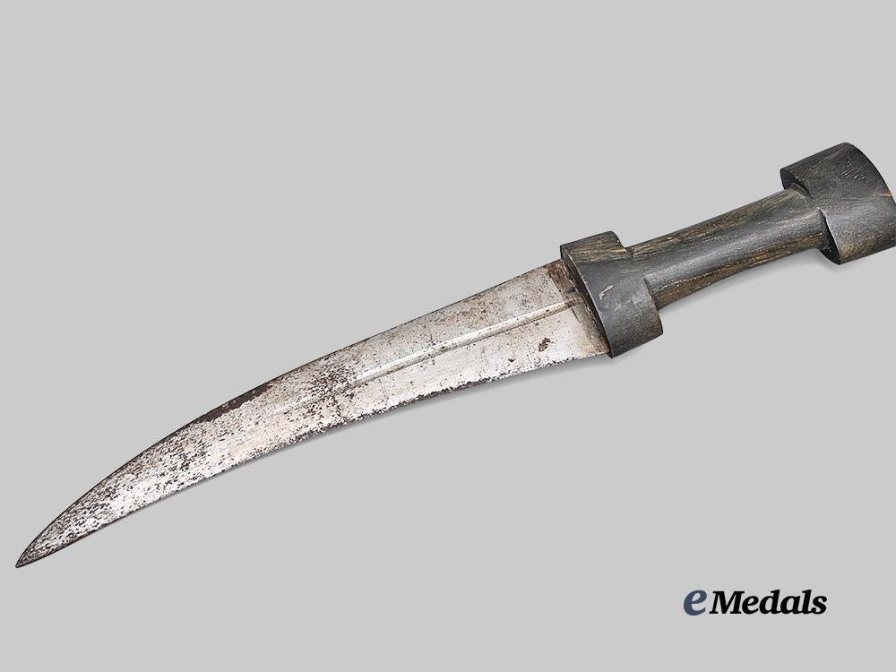 turkey,_ottoman_empire._an_ornate_silver_khanjar_dagger,_c.1850_e_medals__e_u24638_5