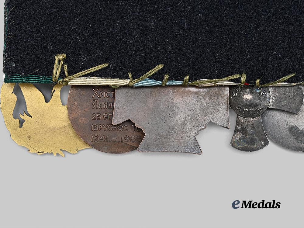 greece,_kingdom._a_seven-_piece_greek_distinguished_service_and_red_cross_medal_bar,_c.1948_e_medals__e_u24659_8