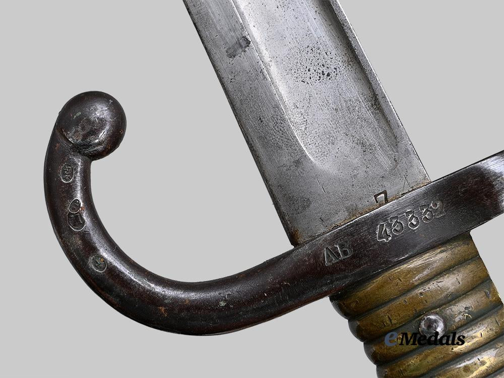 france,_third_republic._an_m1866/1870_french_saber_bayonet,_by_the_manufacturer_of_arms_of_saint-étienne_e_medals__e_u24672_9