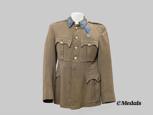 hungary,_kingdom._a_magyar_királyi_honvédség_zászlós/_ensign's_tunic,_by_karai_károly,_budapest_e_medals__e_u24679_2