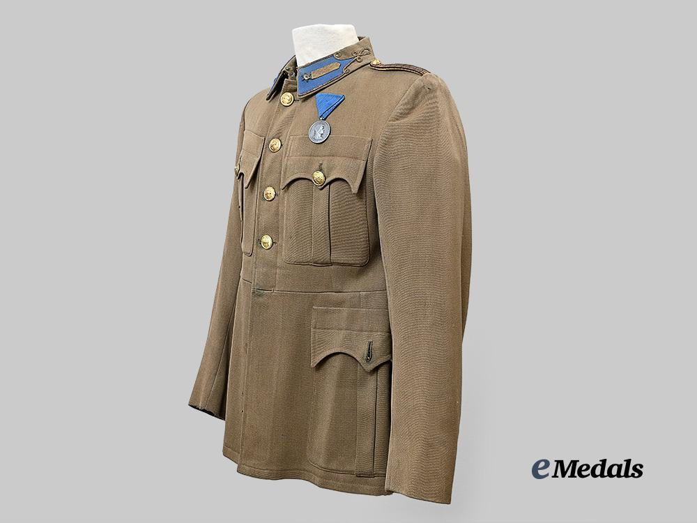 hungary,_kingdom._a_magyar_királyi_honvédség_zászlós/_ensign's_tunic,_by_karai_károly,_budapest_e_medals__e_u24679_4