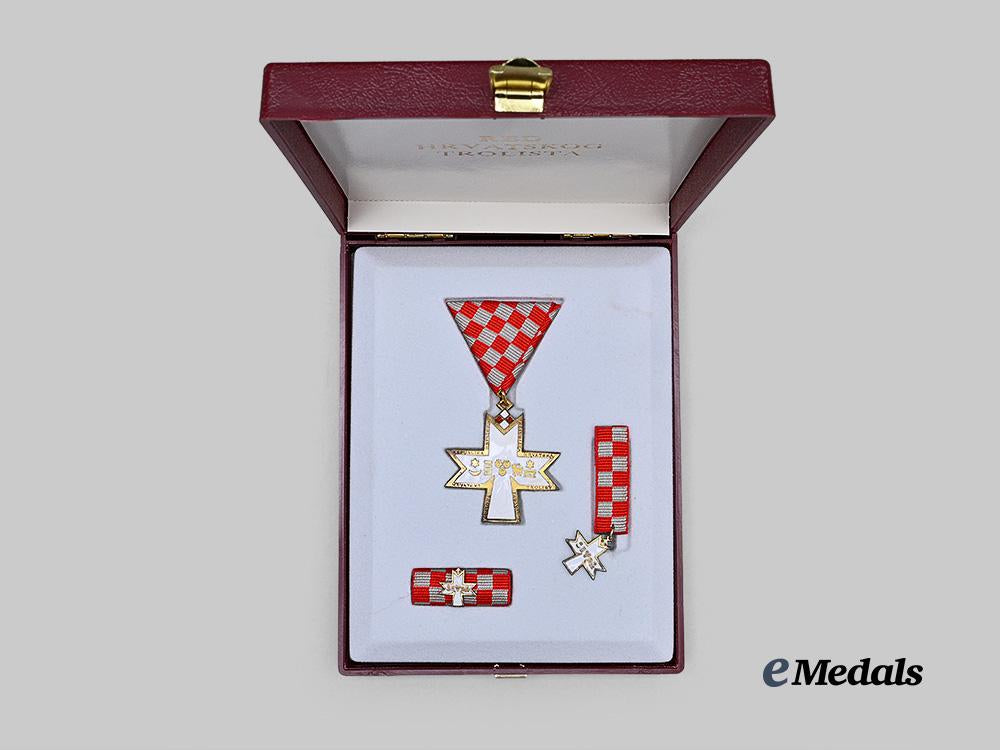 croatia,_republic._an_order_of_the_croatian_trefoil,_knight_in_case_e_medals__e_u24695_3