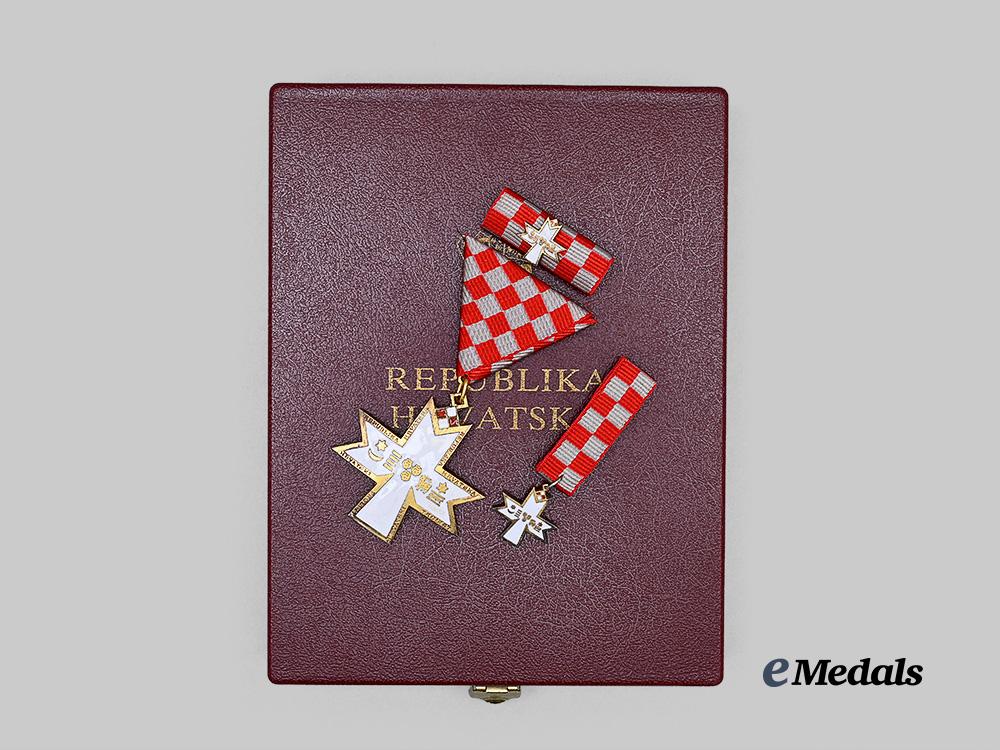 croatia,_republic._an_order_of_the_croatian_trefoil,_knight_in_case_e_medals__e_u24695_5