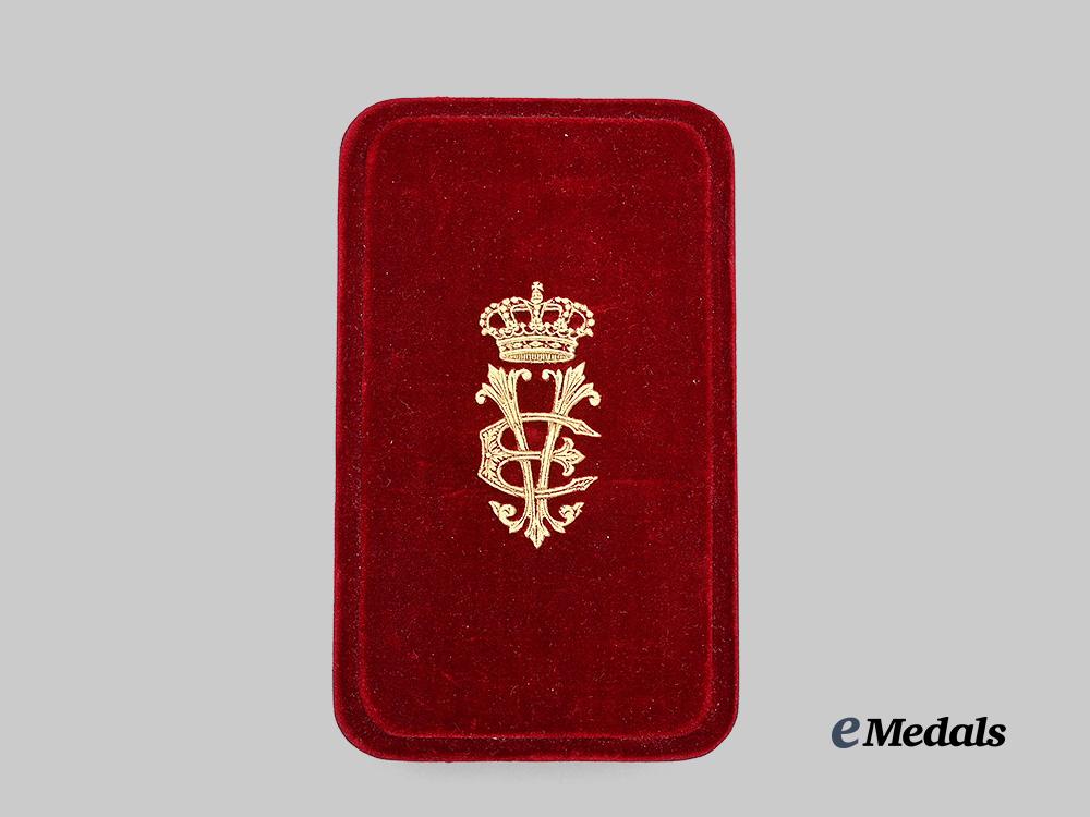 italy,_kingdom._an_order_of_the_crown,_commander_in_gold,_by_cravanzola_e_medals__e_u24709_2