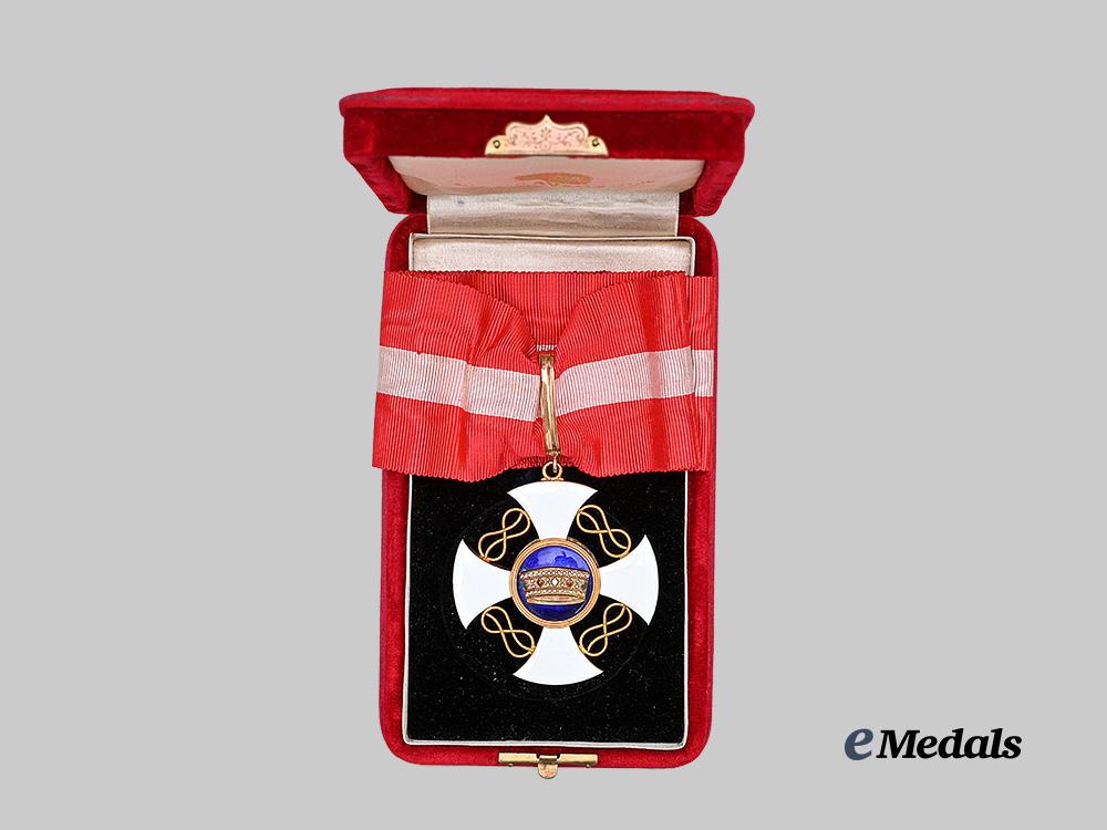 italy,_kingdom._an_order_of_the_crown,_commander_in_gold,_by_cravanzola_e_medals__e_u24709_3