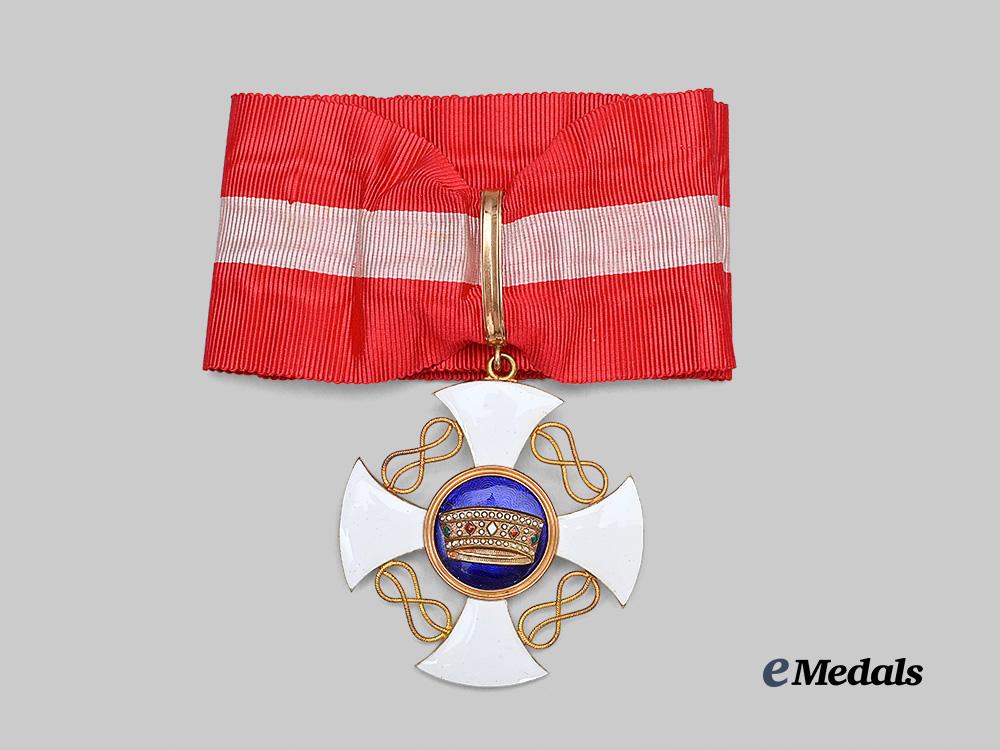 italy,_kingdom._an_order_of_the_crown,_commander_in_gold,_by_cravanzola_e_medals__e_u24709_6
