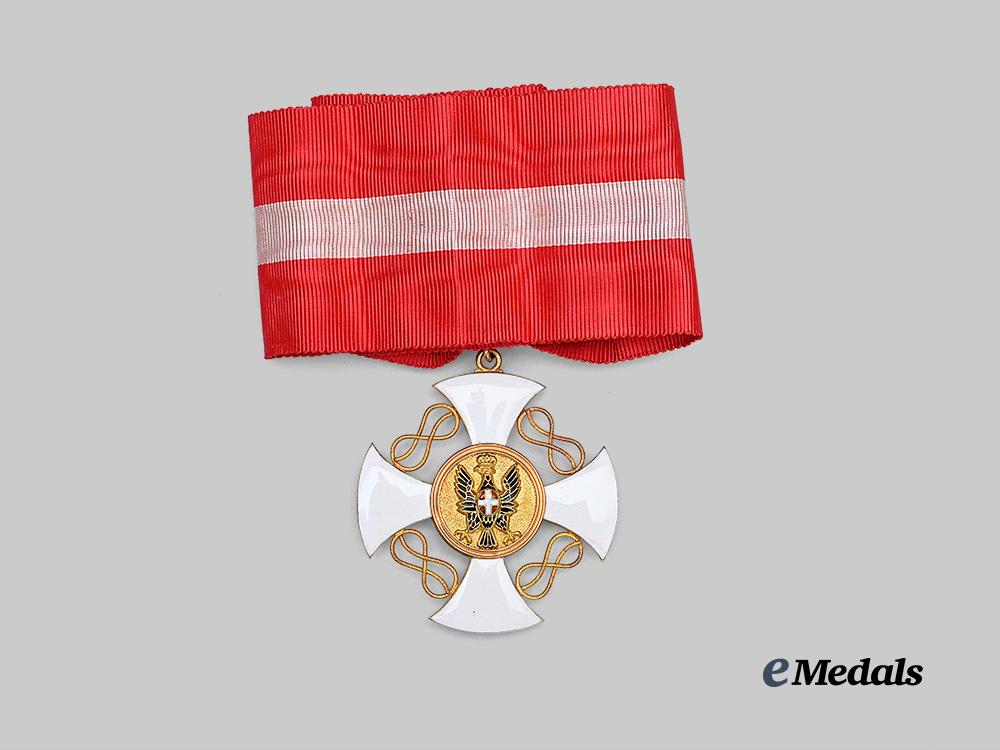 italy,_kingdom._an_order_of_the_crown,_commander_in_gold,_by_cravanzola_e_medals__e_u24709_8