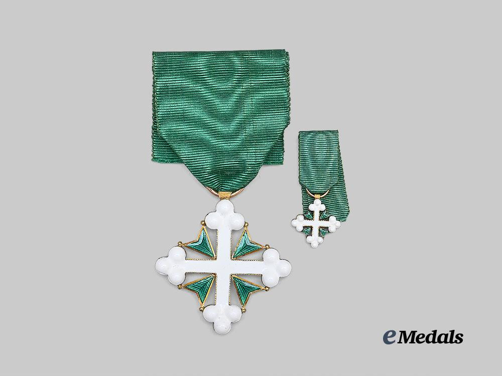 italy,_kingdom._an_order_of_st._maurice_and_st._lazarus,_knight_in_gold_e_medals__e_u24714_6