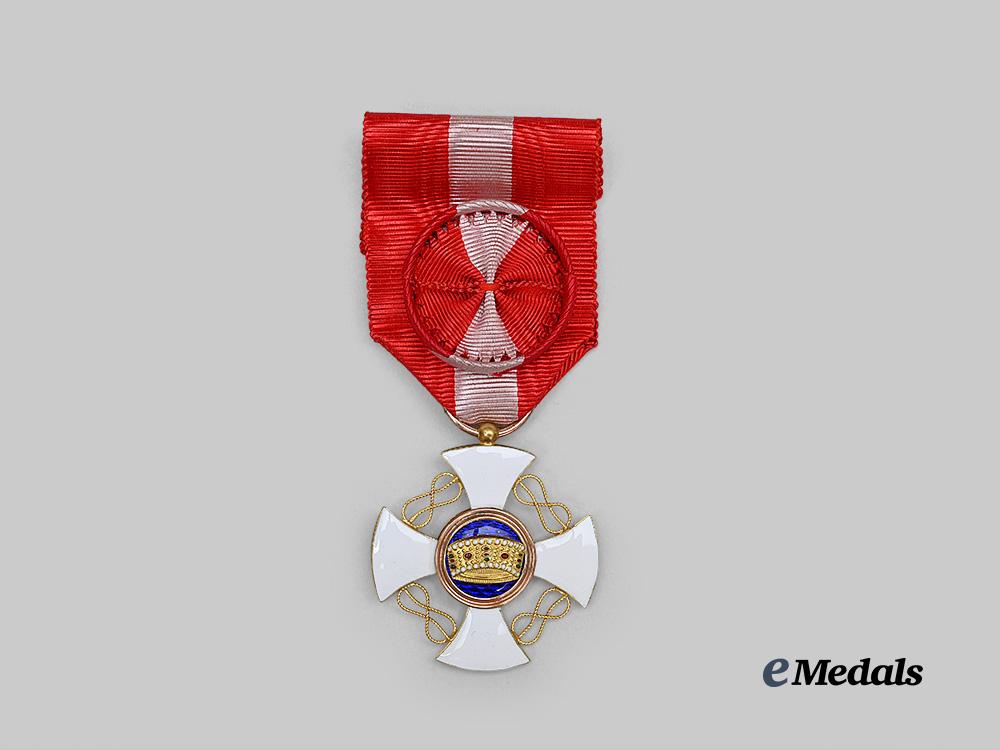 italy,_kingdom._an_order_of_the_crown,_officer_in_gold,_by_cravanzola_e_medals__e_u24715_6