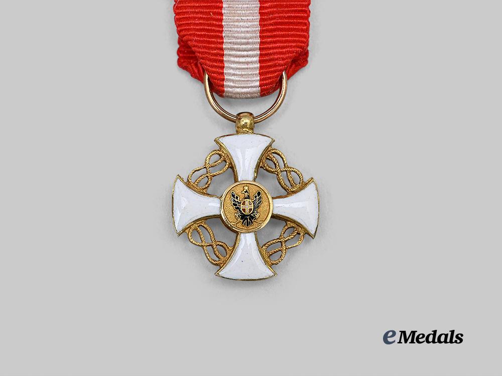 italy,_kingdom._an_order_of_the_crown,_commander_in_gold,_with_case_e_medals__e_u24745_10
