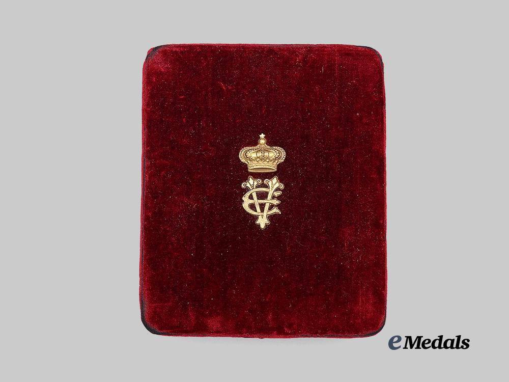 italy,_kingdom._an_order_of_the_crown,_commander_in_gold,_with_case_e_medals__e_u24745_2