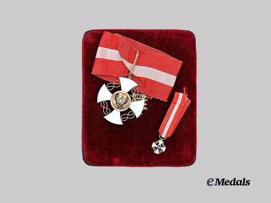 italy,_kingdom._an_order_of_the_crown,_commander_in_gold,_with_case_e_medals__e_u24745_4