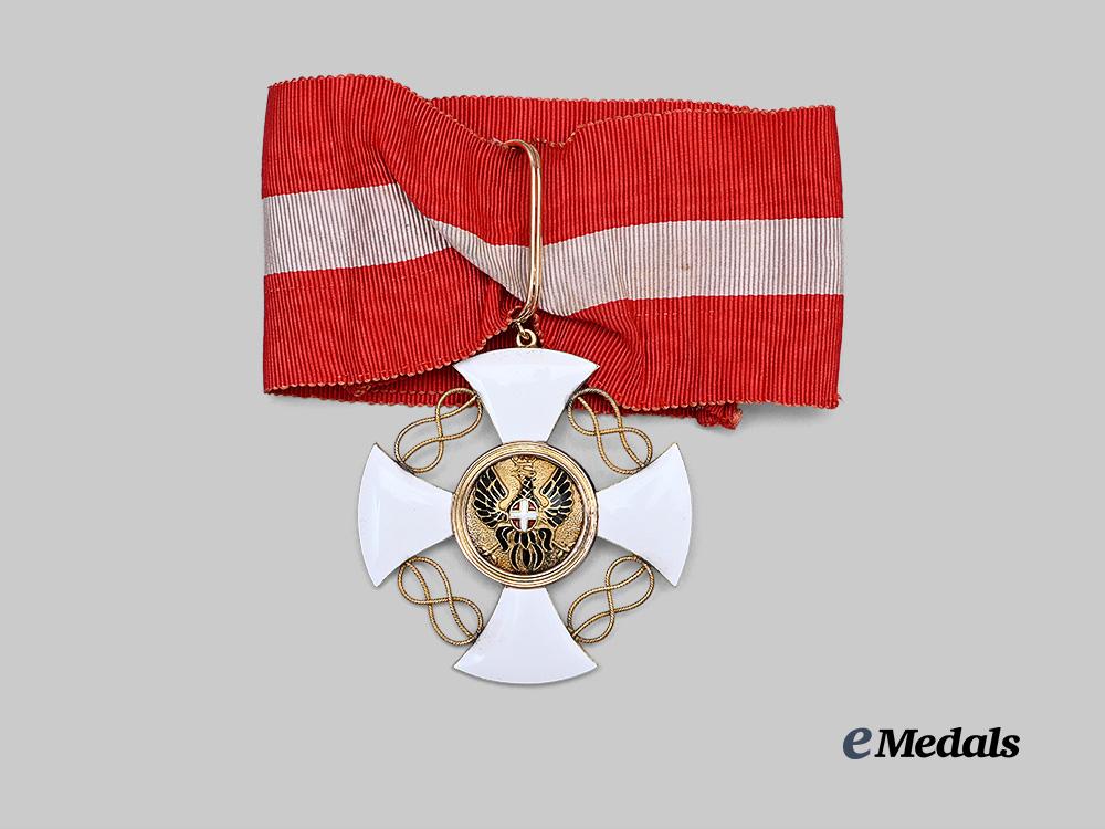 italy,_kingdom._an_order_of_the_crown,_commander_in_gold,_with_case_e_medals__e_u24745_5