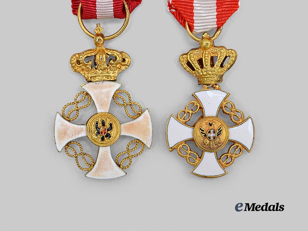 italy,_kingdom._an_order_of_the_crown,_commander_in_gold,_in_case_e_medals__e_u24751_12