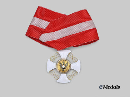 italy,_kingdom._an_order_of_the_crown,_commander_in_gold,_in_case_e_medals__e_u24751_7