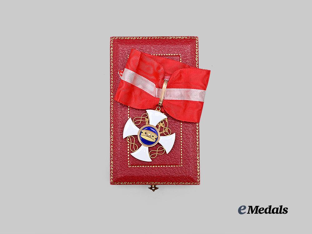 italy,_kingdom._an_order_of_the_colonial_star,_knight_in_gold_e_medals__e_u24755_4