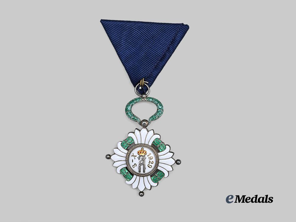 yugoslavia,_kingdom._an_order_of_the_yugoslav_crown_i_v_class_in_case._e_medals__e_u24758_8