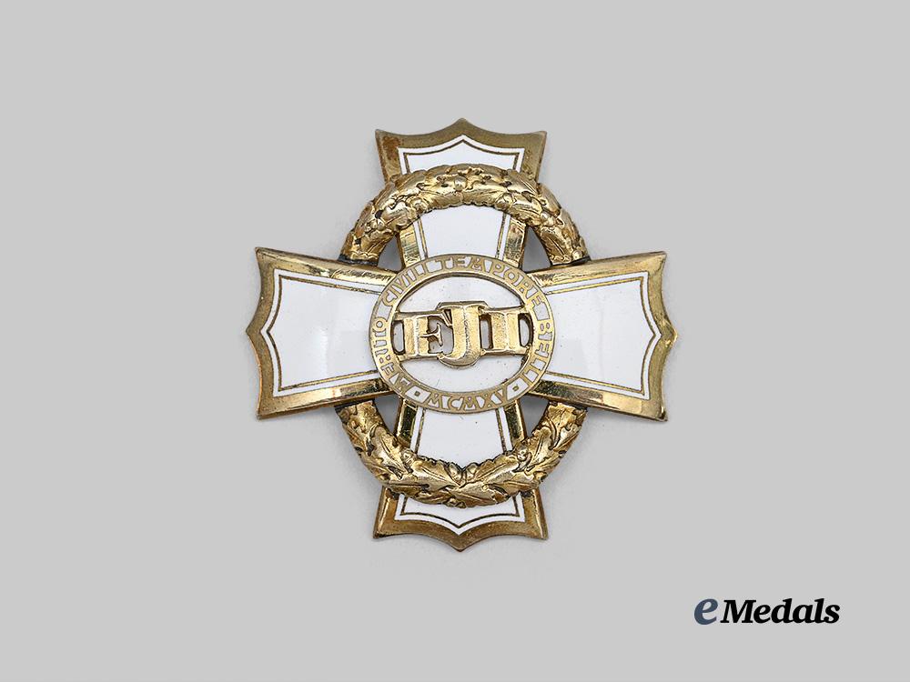 austria,_imperial._a_first_world_war_war_cross_for_civil_merit_second_class_with_case._e_medals__e_u24763_5