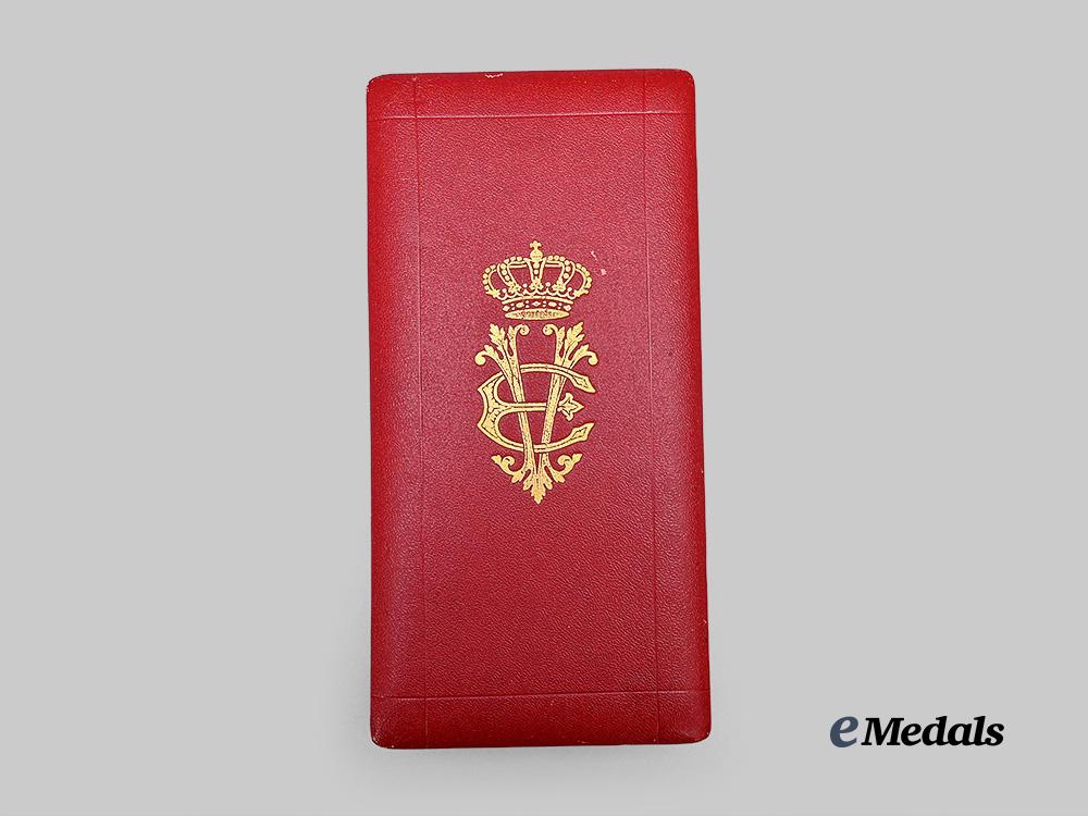 italy,_kingdom._an_order_of_the_crown,_grand_officer_set_in_gold,_by_cravanzola_e_medals__e_u24765_2