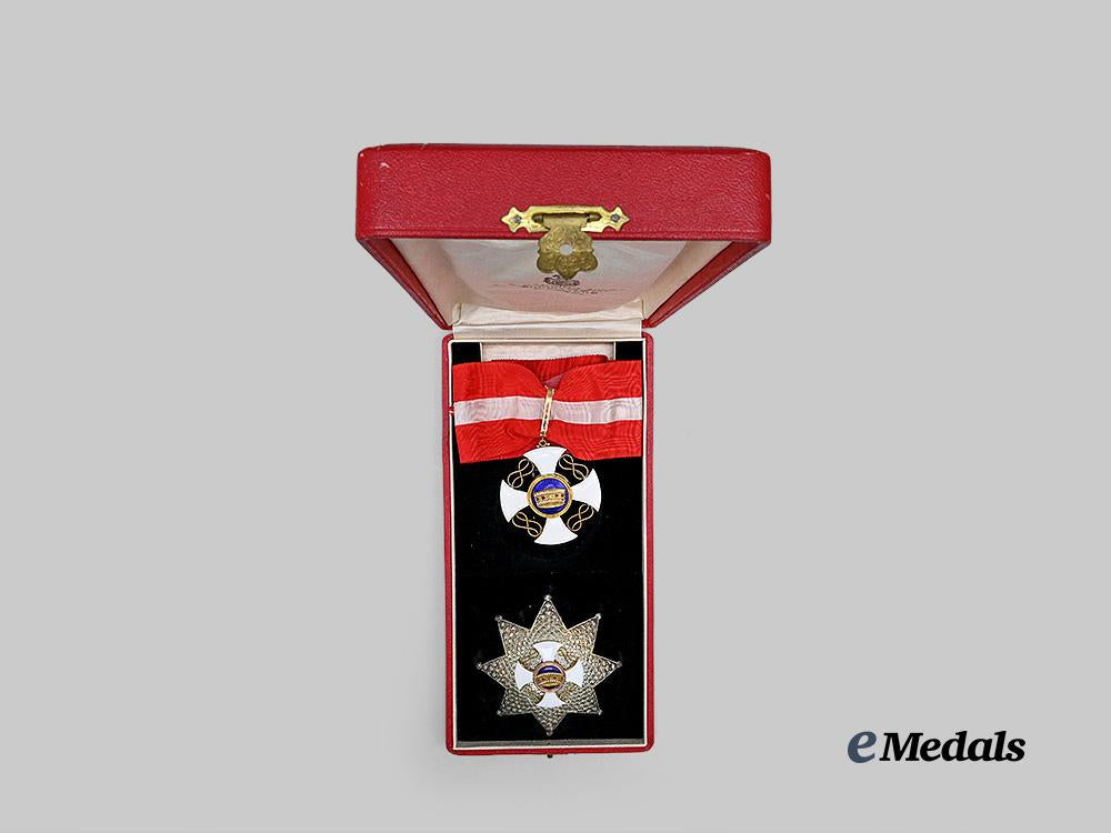 italy,_kingdom._an_order_of_the_crown,_grand_officer_set_in_gold,_by_cravanzola_e_medals__e_u24765_3