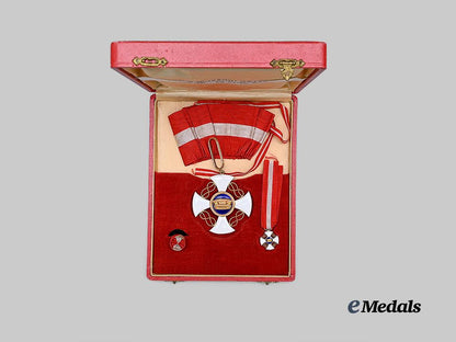 italy,_kingdom._an_order_of_the_crown,_commander_in_gold,_by_giovanni_matta_e_medals__e_u24773_3