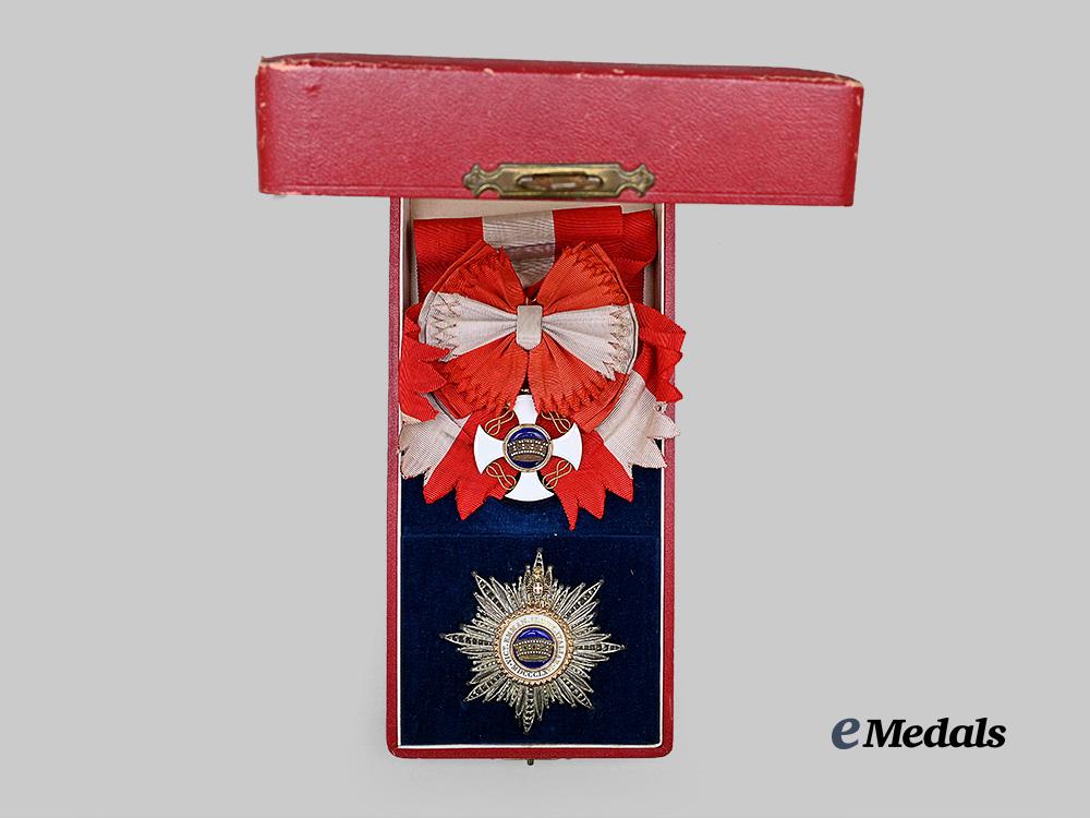 italy,_kingdom._an_order_of_the_crown_of_italy,_grand_cross_set_in_gold,_by_cravanzola_e_medals__e_u24774_3