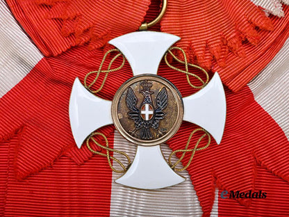 italy,_kingdom._an_order_of_the_crown_of_italy,_grand_cross_set_in_gold,_by_cravanzola_e_medals__e_u24774_9