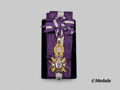 spain,_kingdom._a_royal_order_of_noble_dames_of_queen_maria_luisa,_in_gold,_c.1880_e_medals__e_u24797_4