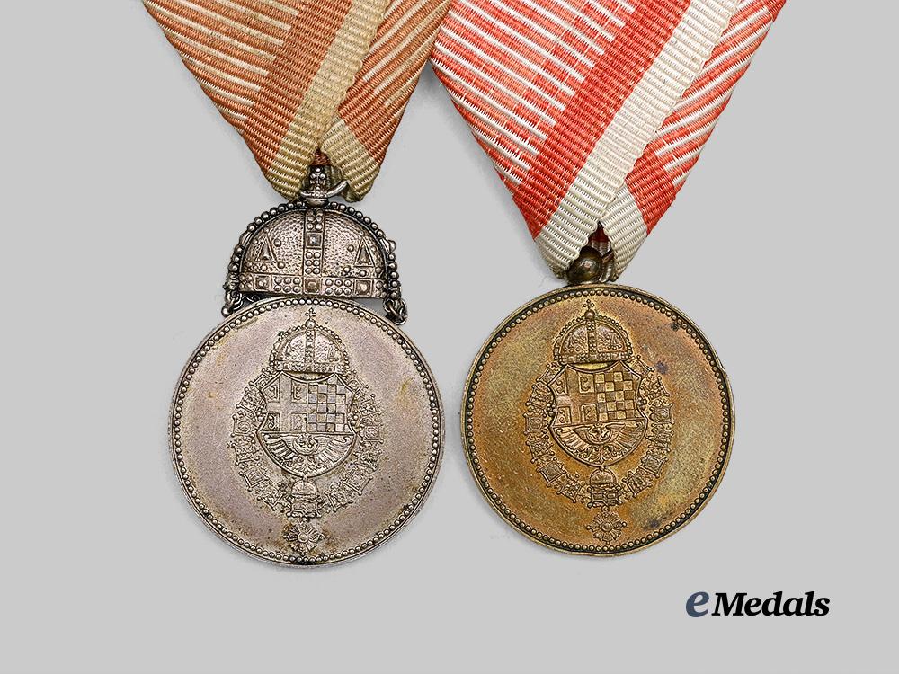 serbia,_kingdom._two_medals_for_services_to_the_royal_household_e_medals__e_u24921_3