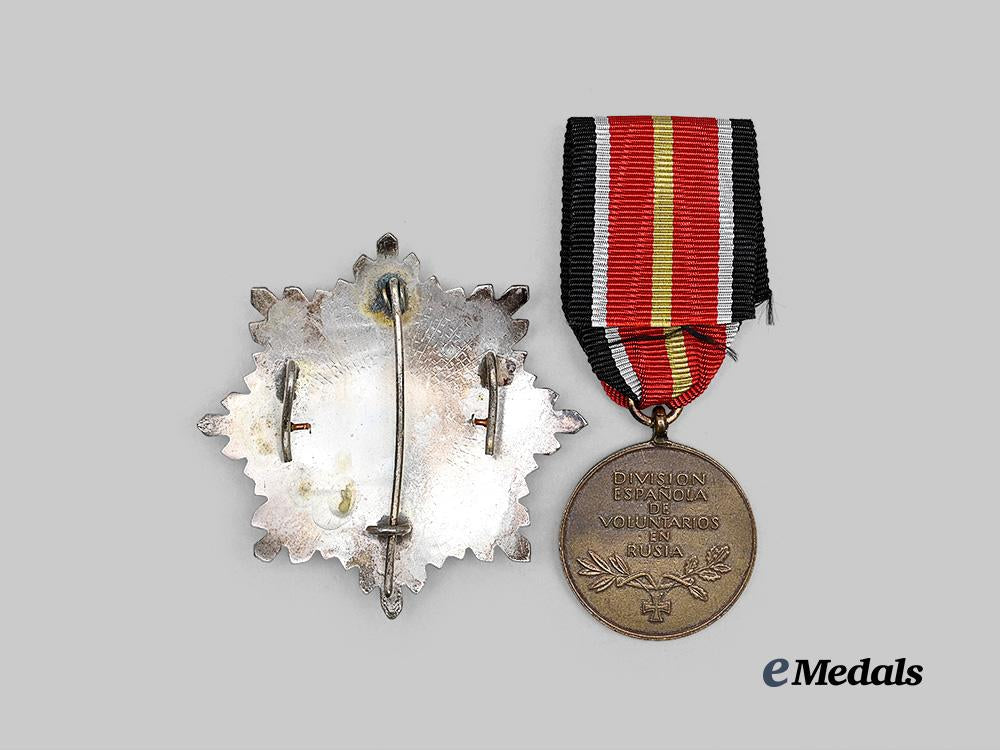 spain,_spanish_state._a_pair_of_decorations_for_condor_legion_and_blue_division_service,_c.1970_e_medals__e_u24925_4