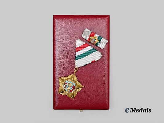 hungary,_republic._a_fourth_of_april_order_of_merit,_with_document1988_e_medals__e_u24939_6