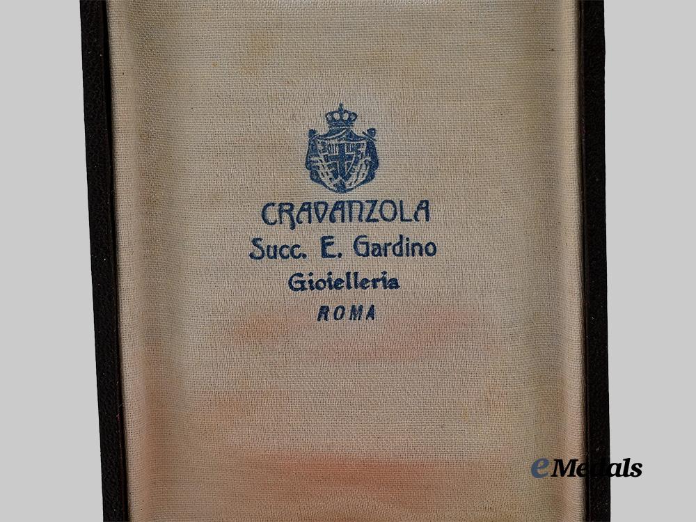 italy,_kingdom._an_order_of_the_colonial_star_of_italy,_knight_in_gold,_by_cravanzola_e_medals__e_u24989_4