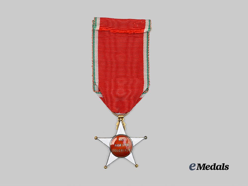 italy,_kingdom._an_order_of_the_colonial_star_of_italy,_knight_in_gold,_by_cravanzola_e_medals__e_u24989_8