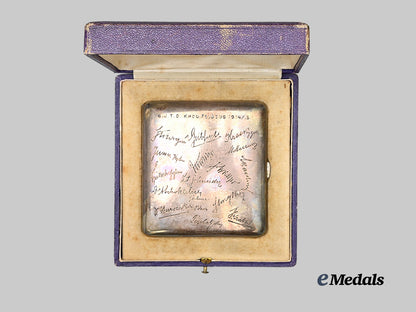 austria,_imperial._a_first_war_signed_silver_cigarette_case,6._infanterie-_truppendivision,_kommando_feld2,_in_case_e_medals__e_u24992_3