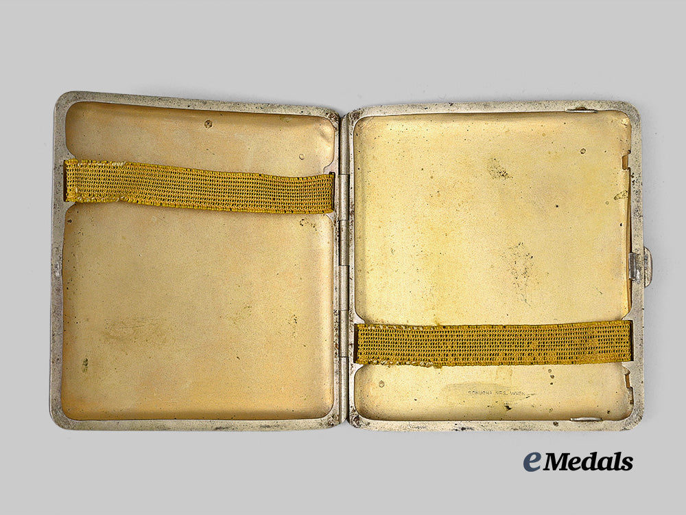 austria,_imperial._a_first_war_signed_silver_cigarette_case,6._infanterie-_truppendivision,_kommando_feld2,_in_case_e_medals__e_u24992_7