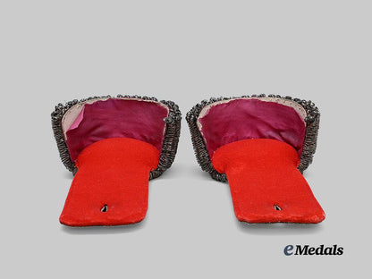 austria,_empire._a_pair_of_prague_civil_guard_corps_officer's_epaulettes,_c.1866_e_medals__e_u25013_7