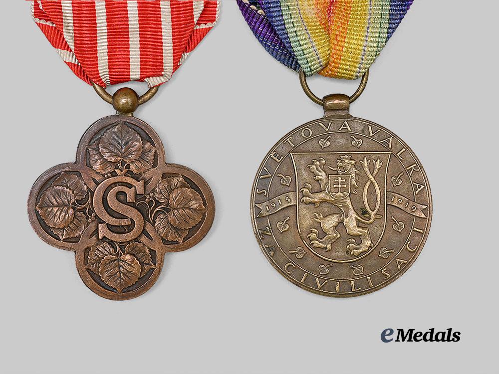 czechoslovakia,_republic._a_pair_of_first_war_awards_e_medals__e_u25032_3
