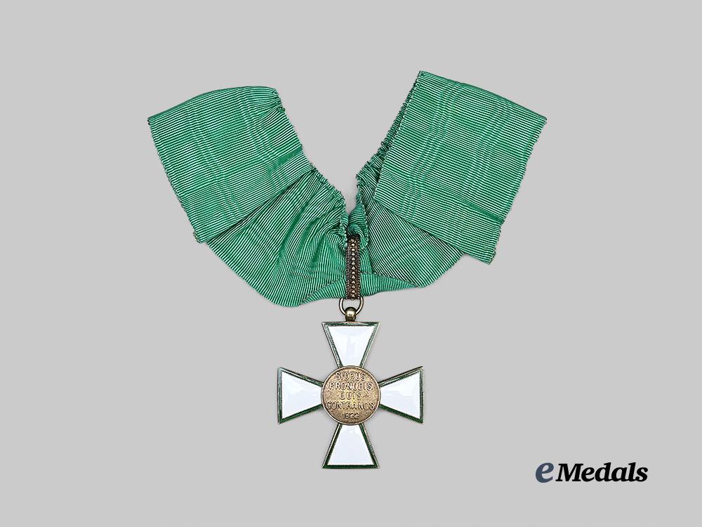 hungary._an_order_of_merit,_second_class_commander's_neck_badge_e_medals__e_u25053_4