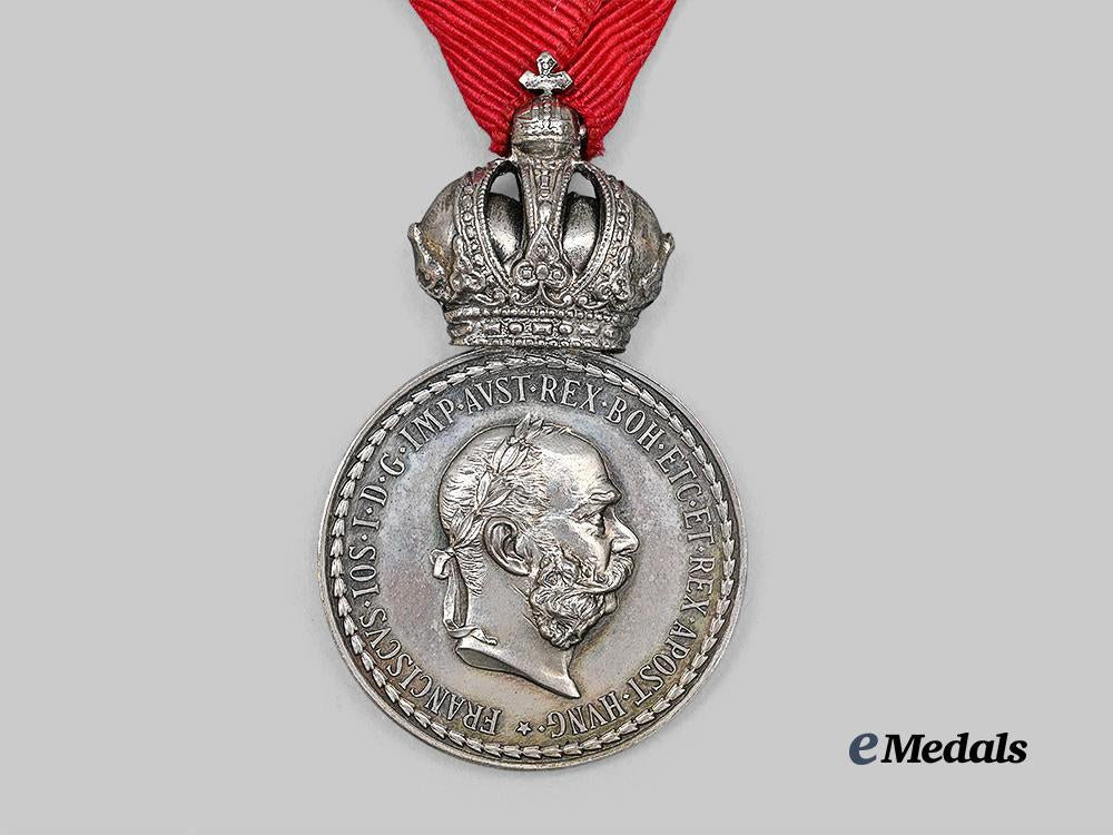 austria,_imperial._a_military_merit_medal,_franz_joseph,_in_silver_e_medals__e_u25061_3